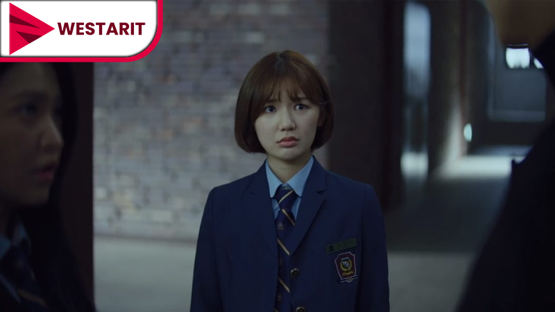 Review Bitch X Rich 2 Tập 7: Hé lộ vụ án mạng tại Cheongdam 3 Hye In với biểu cảm thất thần trong tập 7